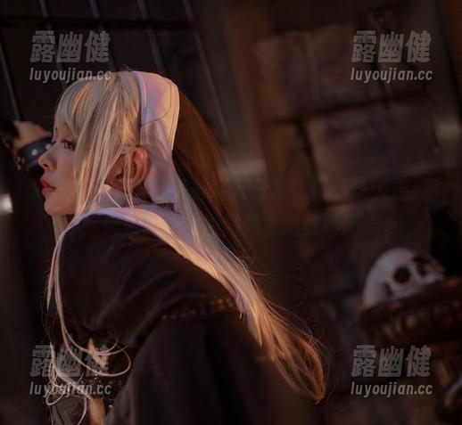 阿寨寨ninja 阿寨寨ninja的天台写真分享,背景让人想起午后无意间流淌的微风,随意而腼腆。