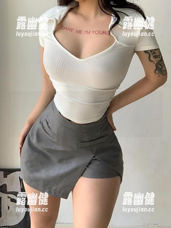 微密圈 - 一口气看完所有在线美图，红底朝天的陈佩奇，心想：其实这不止是颜色！