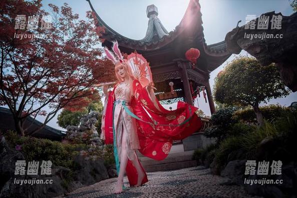 露儿大魔王和菲欧娜的组合课本里没有，只有下载原图的我们才想不到！