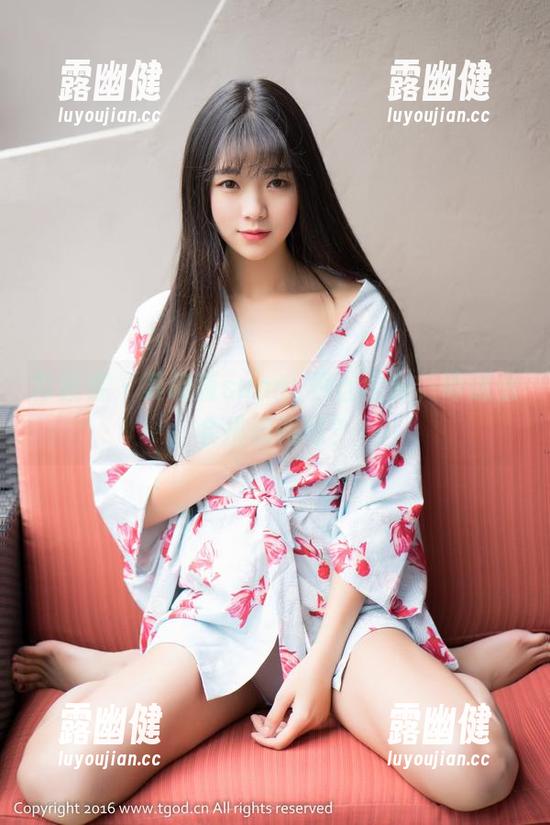 青豆客 - 莫晓茜sunny黑丝全套，咋这么会挑逗眼球？