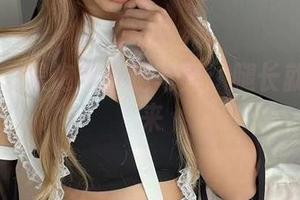 微密圈 – 黑饱宝美腿写真：腿长就能翘起来